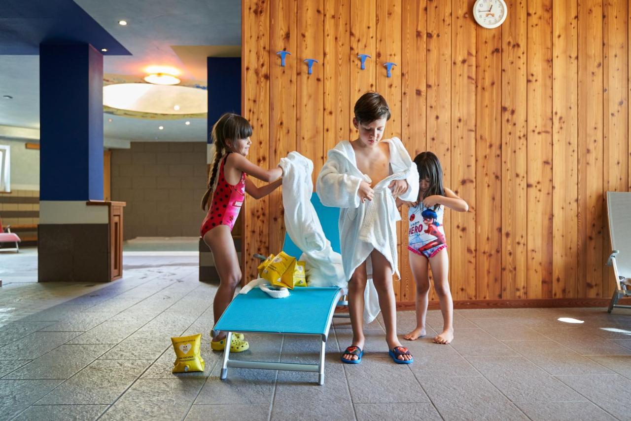 Family Hotel Andes - Only For Family Vigo di Fassa Luaran gambar